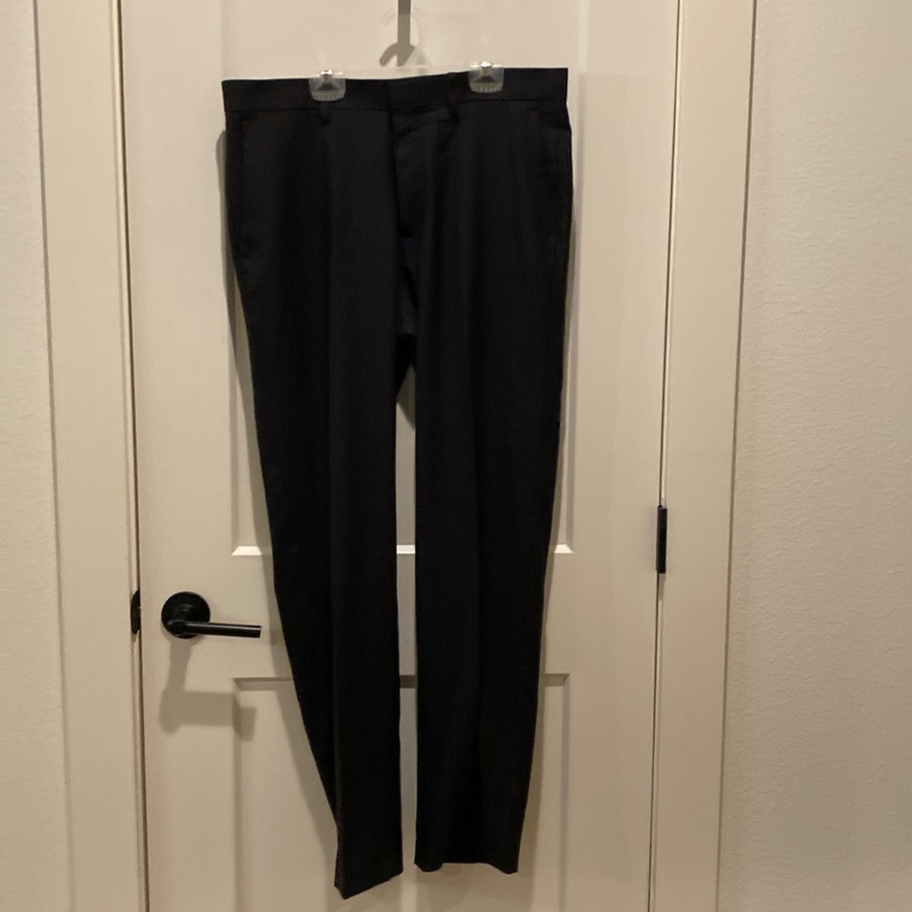 Haggar Men’s Dress Slacks. ‎ Straight Leg Stretch Comfort Fit Pants.